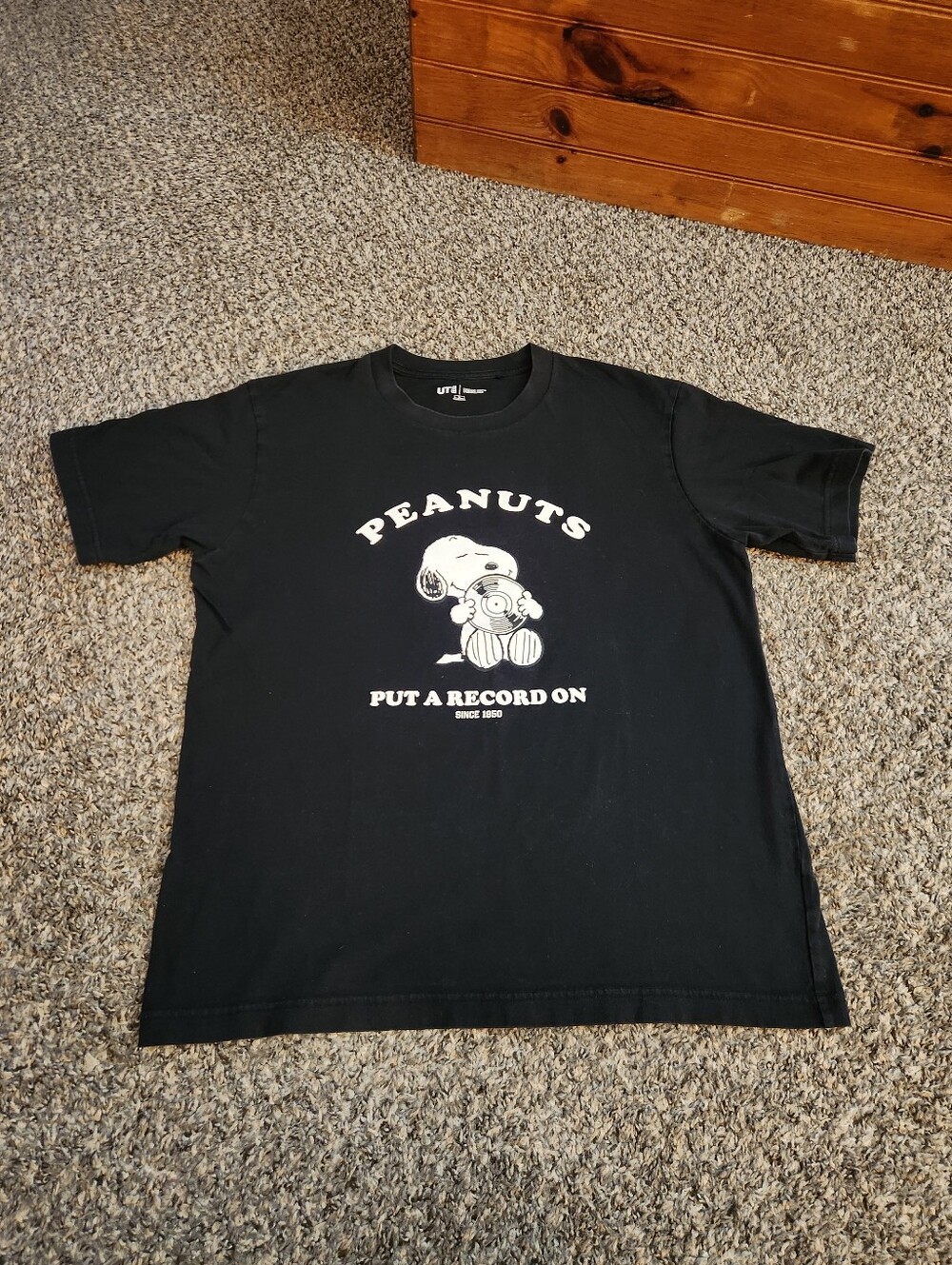 Uniqlo UT Peanuts Snoopy Record Short Sleeve Tee Black M